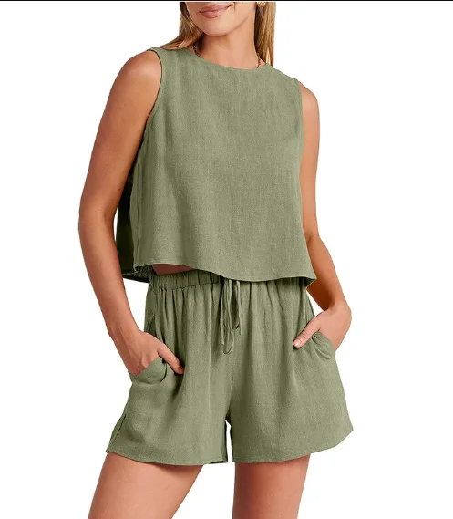 Single-coloured, minimalist, casual set in European style. Tie trousers are versatile and fashionable